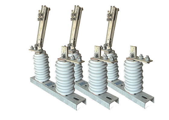 جودة  Outdoor Disconnector Switch Ceramic Insulator Hookstick Operated Switch 700Pa Used With Vacuum Circuit Breaker مصنع