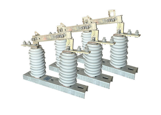 مفتاح العزل السيراميكي عالي الجهد 12kV-36kV AC Power Vertical Break Switch لنظام التوزيع الخارجي